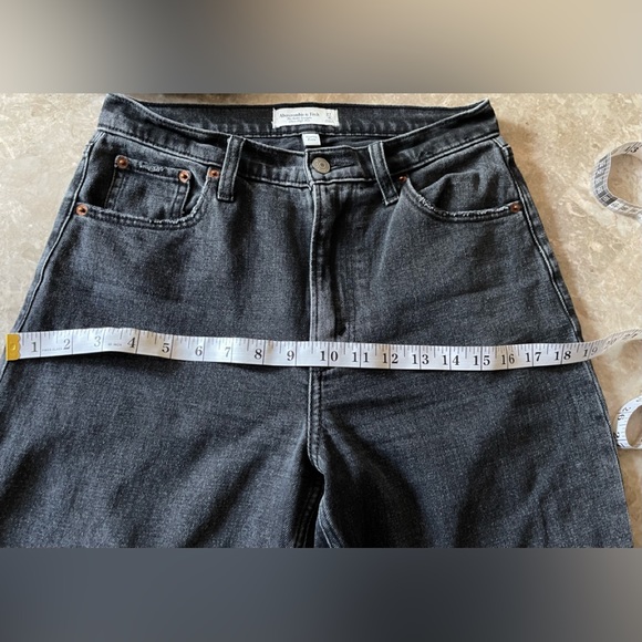 Abercrombie and fitch Curve Love Ultra High Rise Ankle Straight Washed Grey 27 - Picture 12 of 16